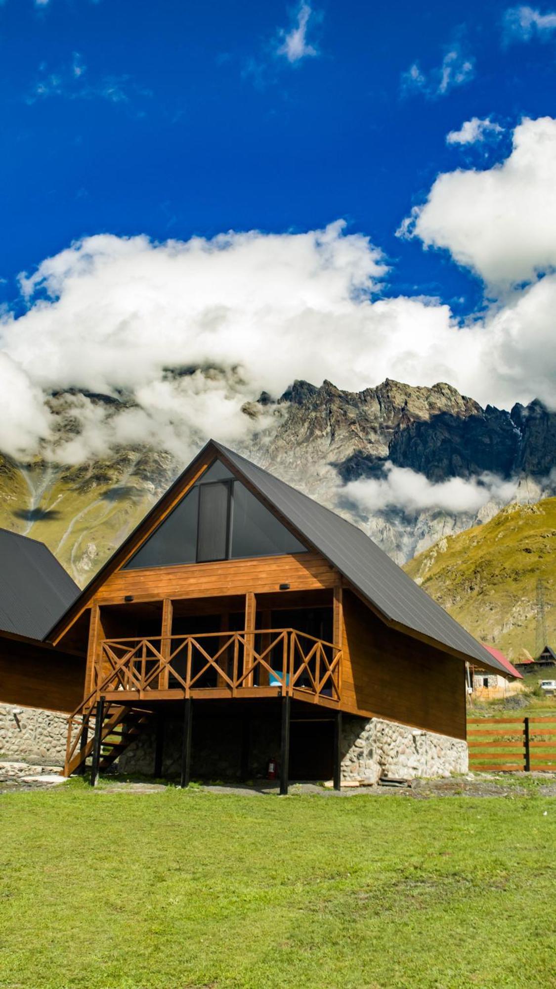Cliffside Cottage Kazbegi Екстериор снимка