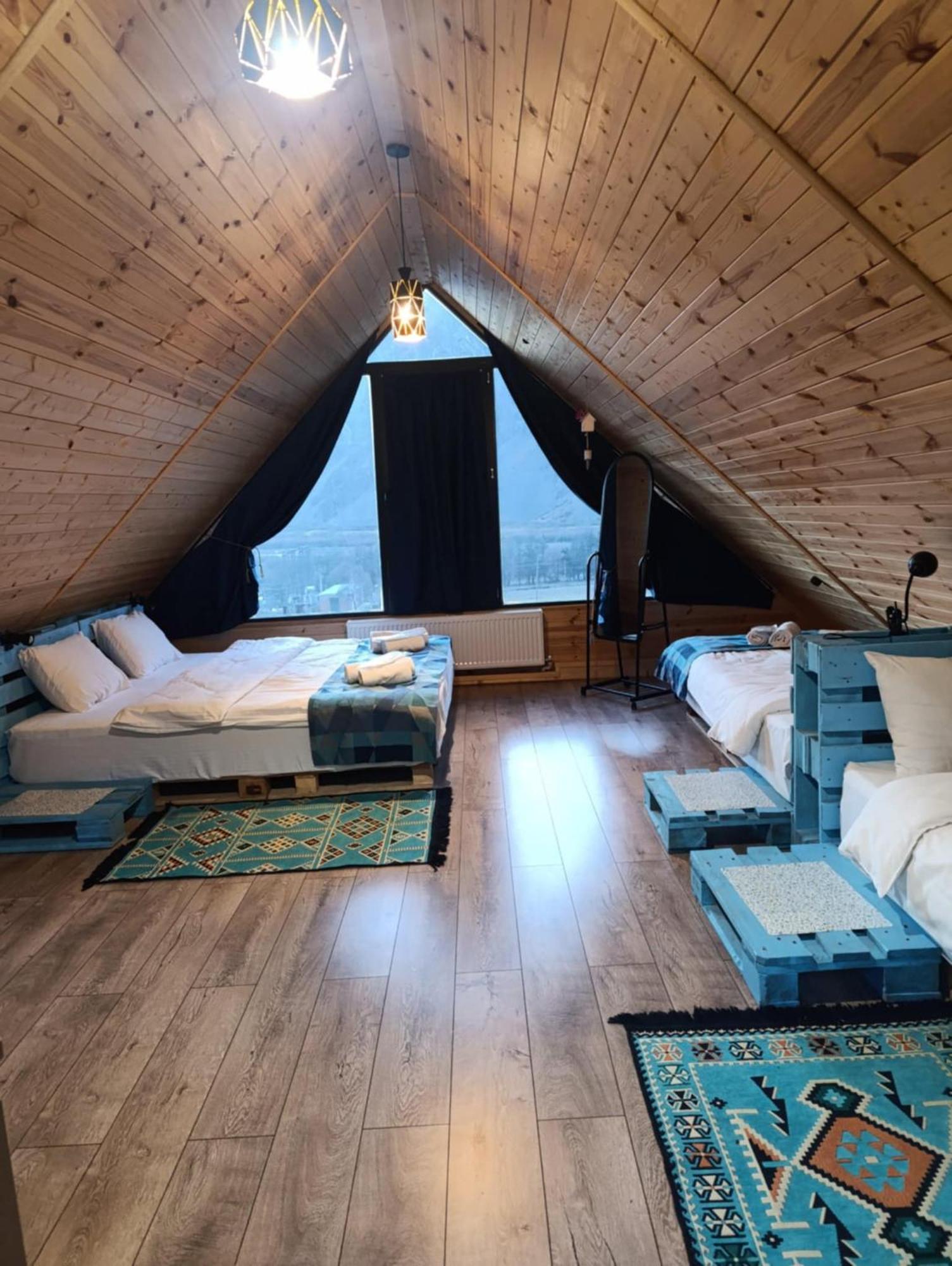 Cliffside Cottage Kazbegi Екстериор снимка