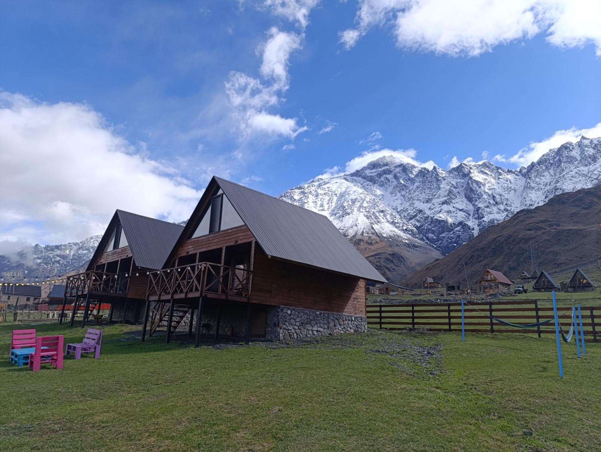 Cliffside Cottage Kazbegi Екстериор снимка